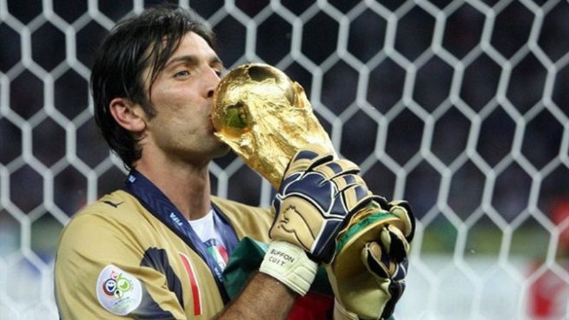 Gianluigi Buffon vô địch WC cùng bóng đá Ý