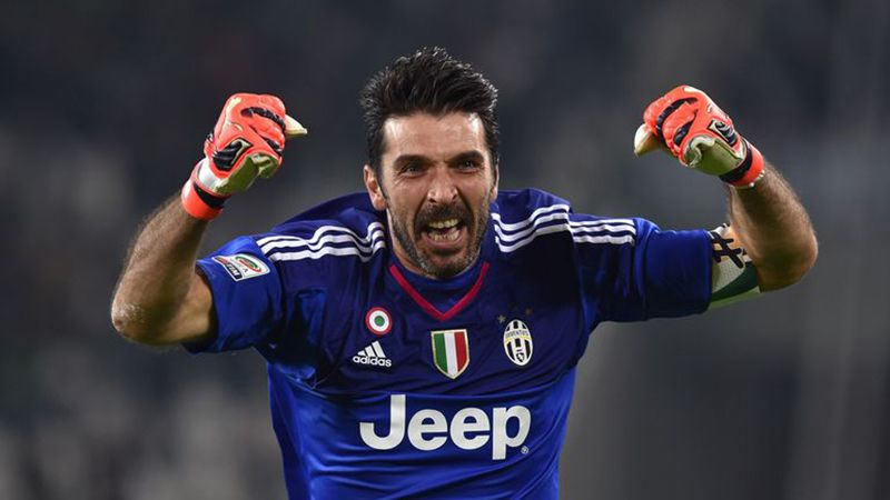 Gianluigi Buffon trong màu áo của Juventus